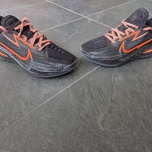 Nike Gt cut 1 EYBL size 6.5 black hyper crimsom